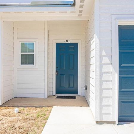 Gorgeous, Brand New 3 Bedrooms Home- Built 2024, Near Seaworld & Lackland Afb 샌안토니오 외부 사진