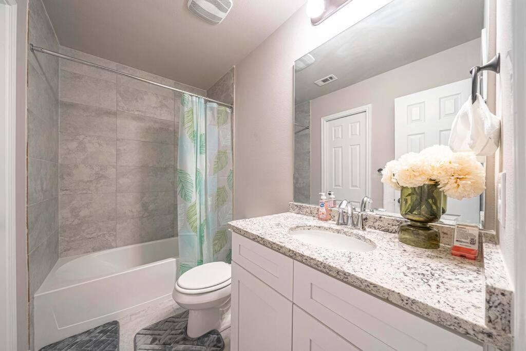 Gorgeous, Brand New 3 Bedrooms Home- Built 2024, Near Seaworld & Lackland Afb 샌안토니오 외부 사진