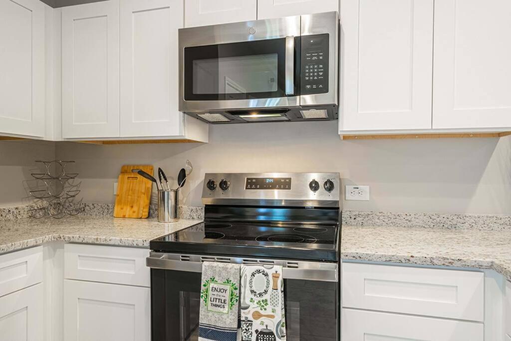 Gorgeous, Brand New 3 Bedrooms Home- Built 2024, Near Seaworld & Lackland Afb 샌안토니오 외부 사진