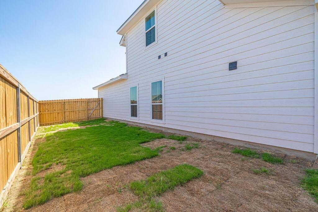 Gorgeous, Brand New 3 Bedrooms Home- Built 2024, Near Seaworld & Lackland Afb 샌안토니오 외부 사진