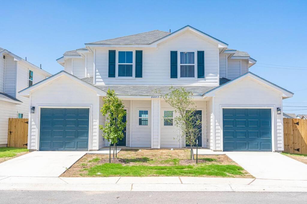 Gorgeous, Brand New 3 Bedrooms Home- Built 2024, Near Seaworld & Lackland Afb 샌안토니오 외부 사진