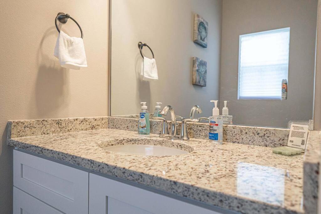Gorgeous, Brand New 3 Bedrooms Home- Built 2024, Near Seaworld & Lackland Afb 샌안토니오 외부 사진