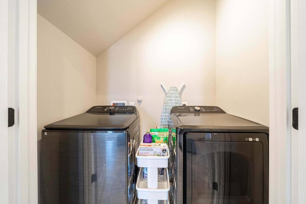 Gorgeous, Brand New 3 Bedrooms Home- Built 2024, Near Seaworld & Lackland Afb 샌안토니오 외부 사진