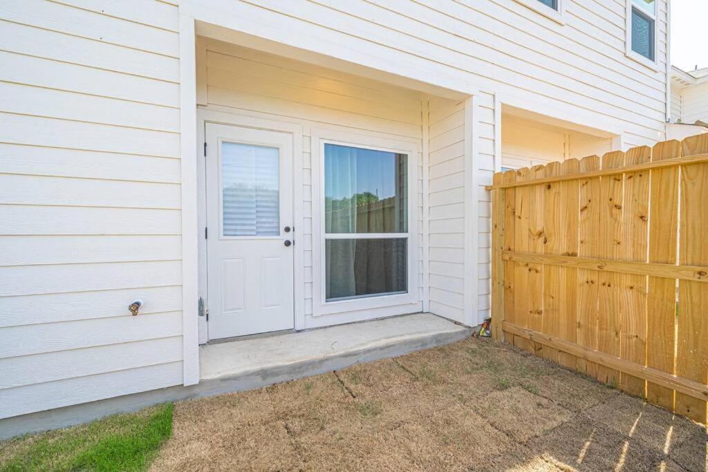 Gorgeous, Brand New 3 Bedrooms Home- Built 2024, Near Seaworld & Lackland Afb 샌안토니오 외부 사진