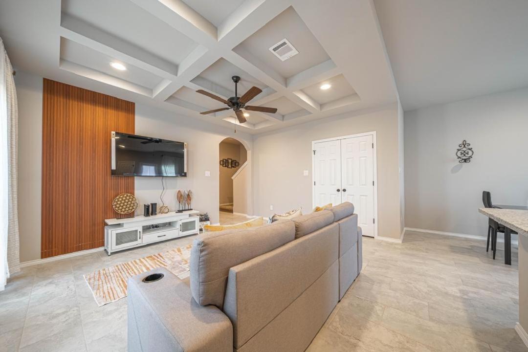 Gorgeous, Brand New 3 Bedrooms Home- Built 2024, Near Seaworld & Lackland Afb 샌안토니오 외부 사진
