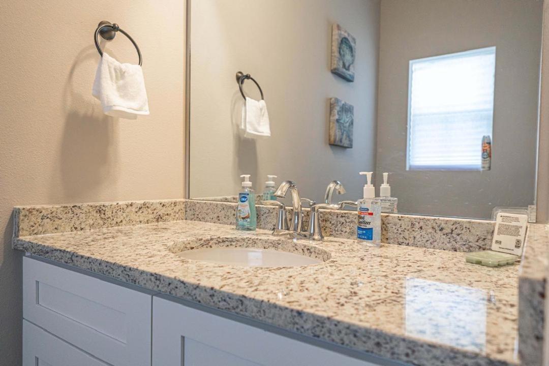 Gorgeous, Brand New 3 Bedrooms Home- Built 2024, Near Seaworld & Lackland Afb 샌안토니오 외부 사진