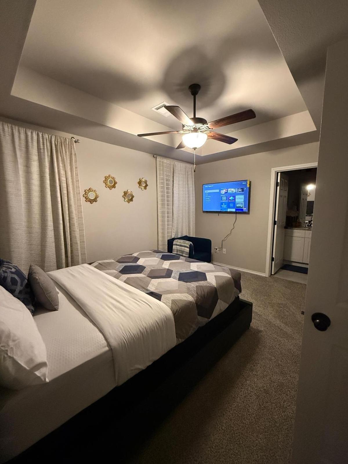 Gorgeous, Brand New 3 Bedrooms Home- Built 2024, Near Seaworld & Lackland Afb 샌안토니오 외부 사진